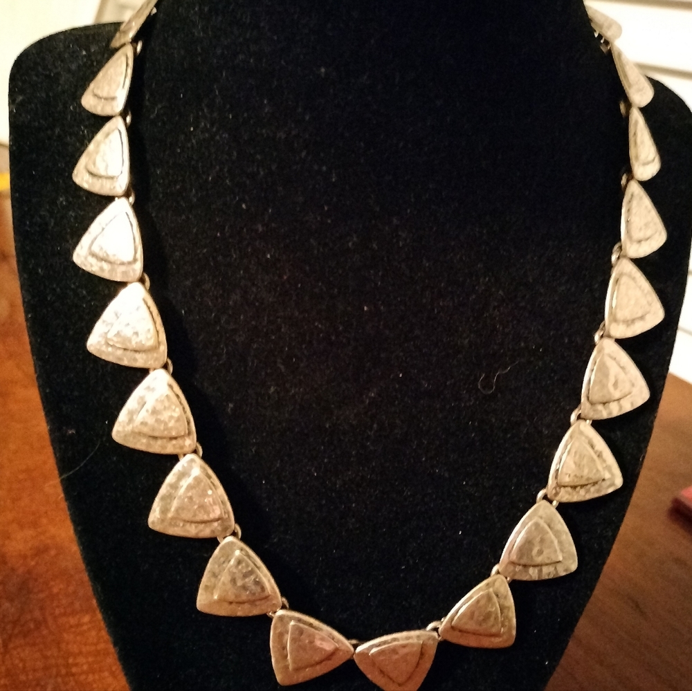 Lucky brand 18" hammered silver arrowhead style